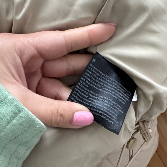 Lululemon Wunder Puff Super-Cropped Jacket Trench Size 6 - Picture 16 of 16